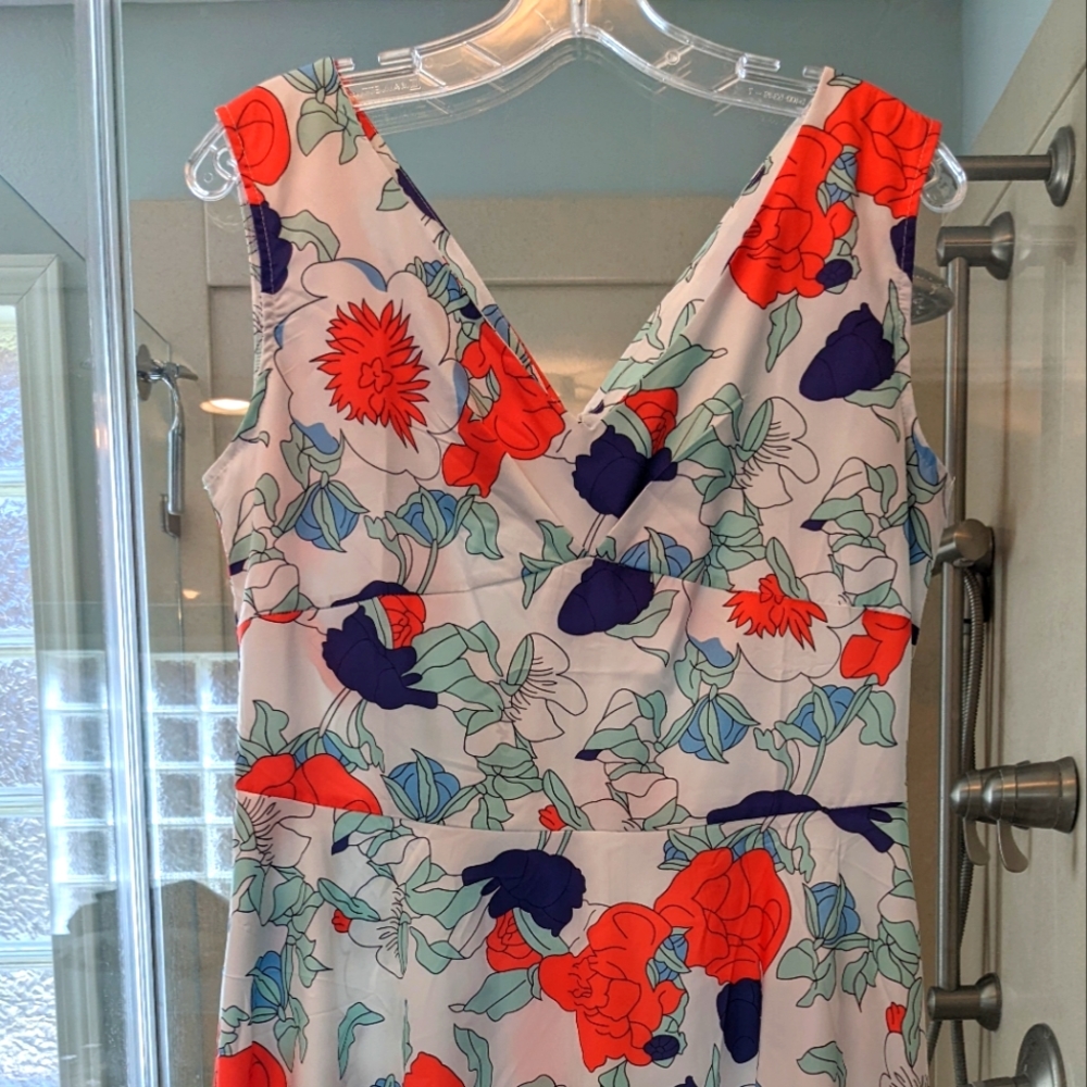 Floral flare dress, size L, tags on